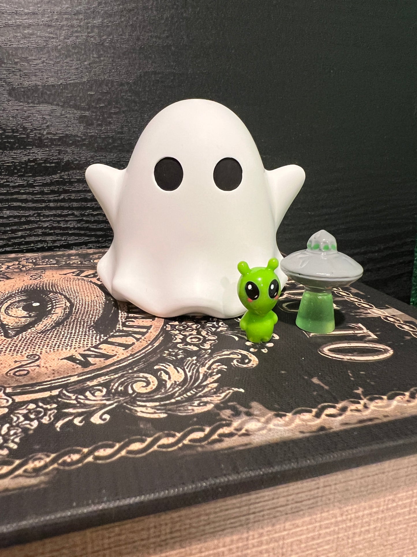 Adopt-A-Ghost Aliens! Accessory Pack - Accessory Amulet Collection