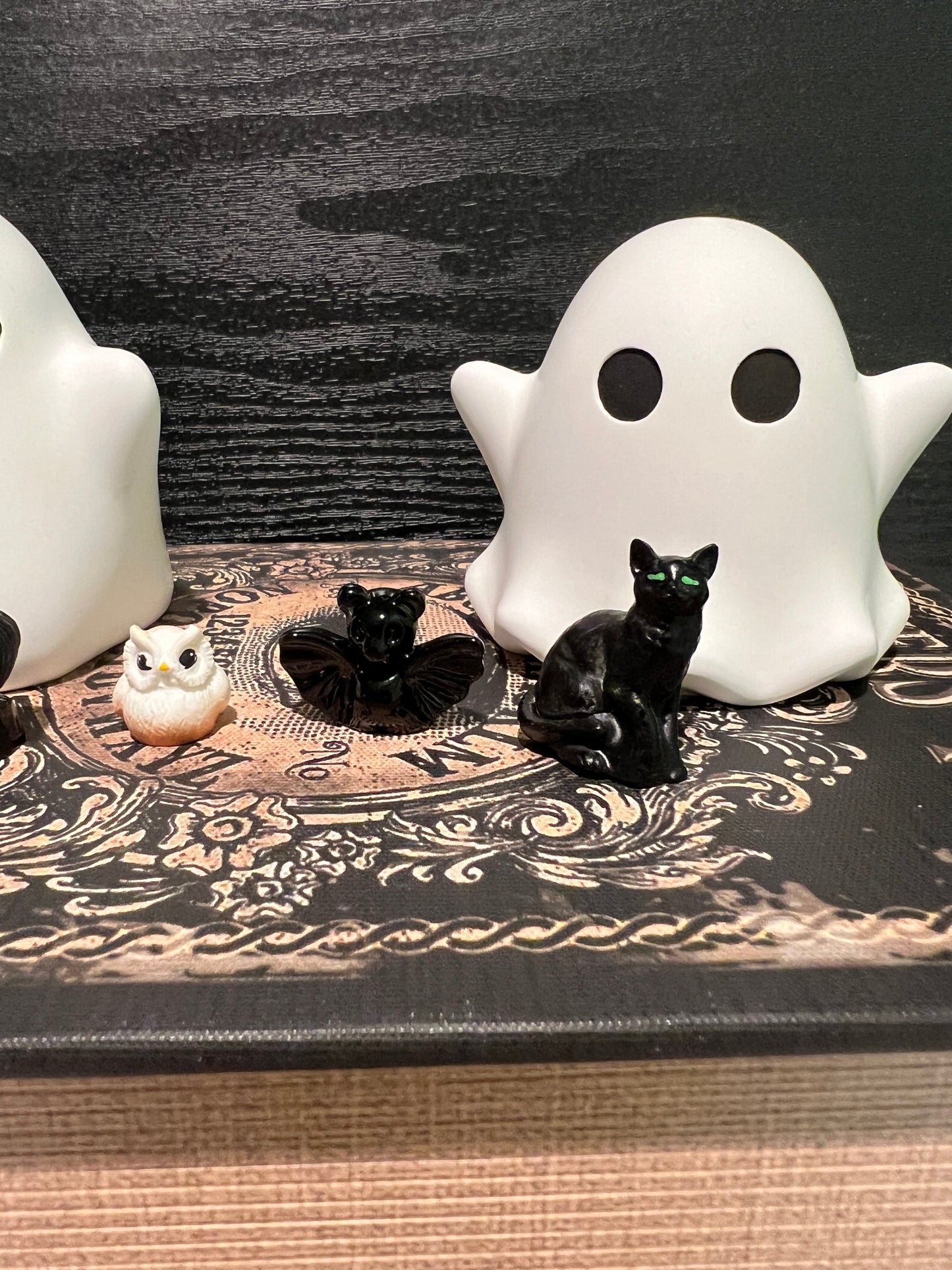 Adopt-A-Ghost Familiars Accessory Pack - Accessory Amulet Collection