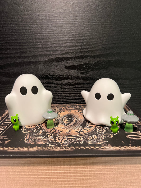 Adopt-A-Ghost Aliens! Accessory Pack - Accessory Amulet Collection