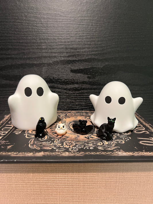Adopt-A-Ghost Familiars Accessory Pack - Accessory Amulet Collection